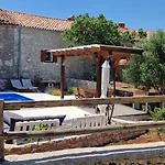 Bonvivan House